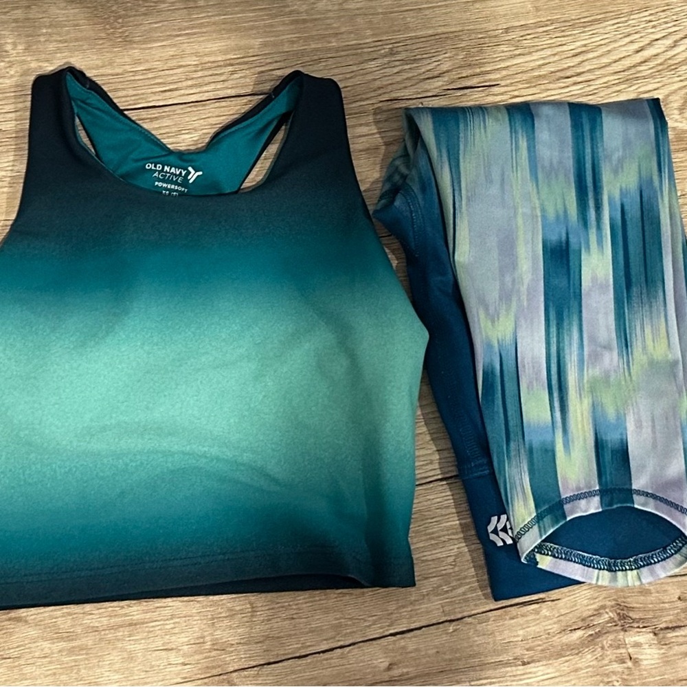 Old Navy Women's Teal Ombre Sports Bra and Leggings Set